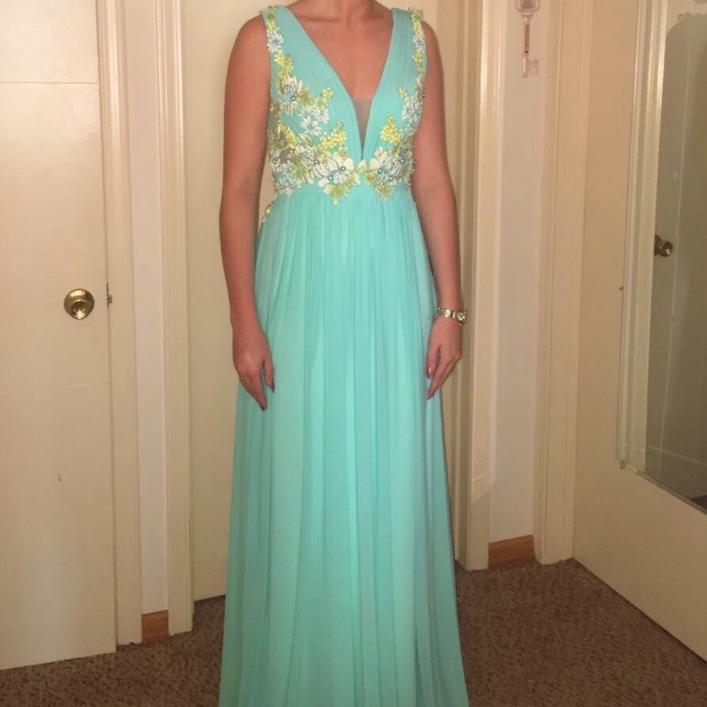 Sherri Hill Size 2 Formal Dress NWT